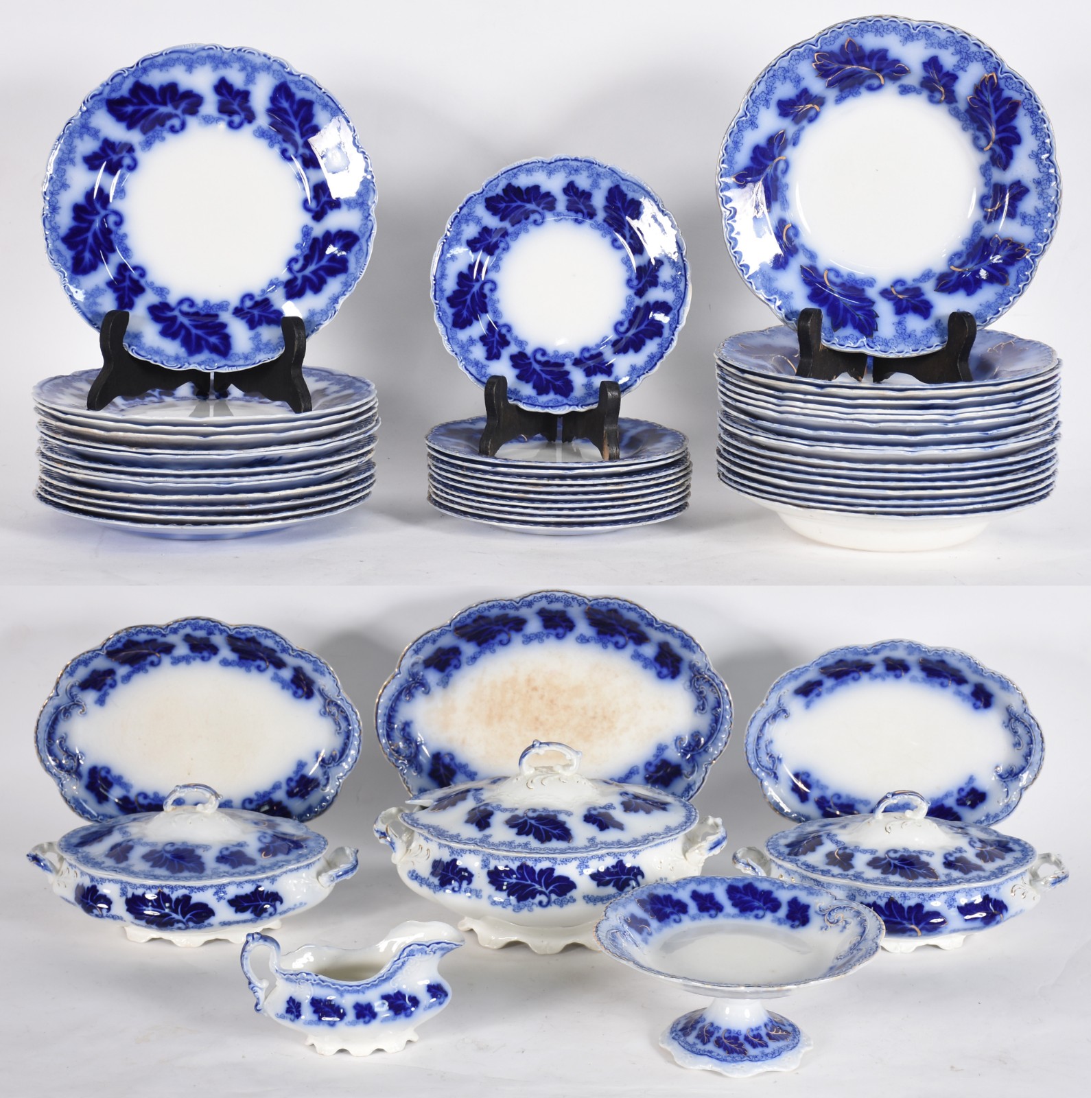 Aparelho de jantar de faiança inglesa azul borrão modelo "Normandy"... - foto 1 de 9