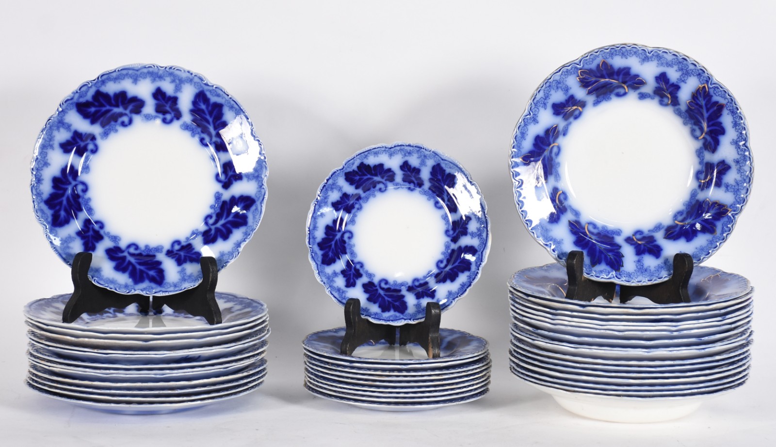 Aparelho de jantar de faiança inglesa azul borrão modelo "Normandy"... - foto 3 de 9