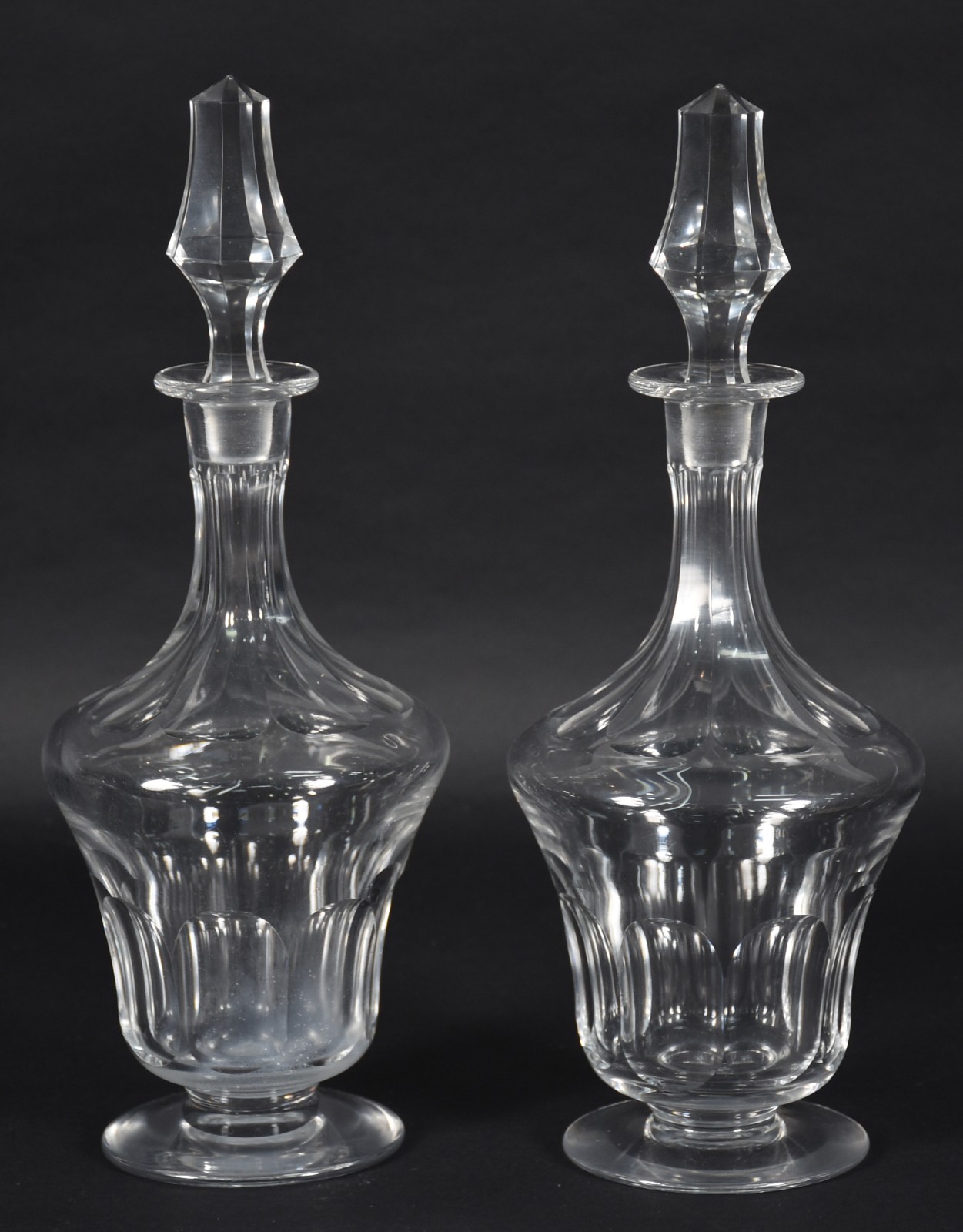 Par de garrafas de cristal tcheco Moser, lapidação "dedão". - foto 1 de 3