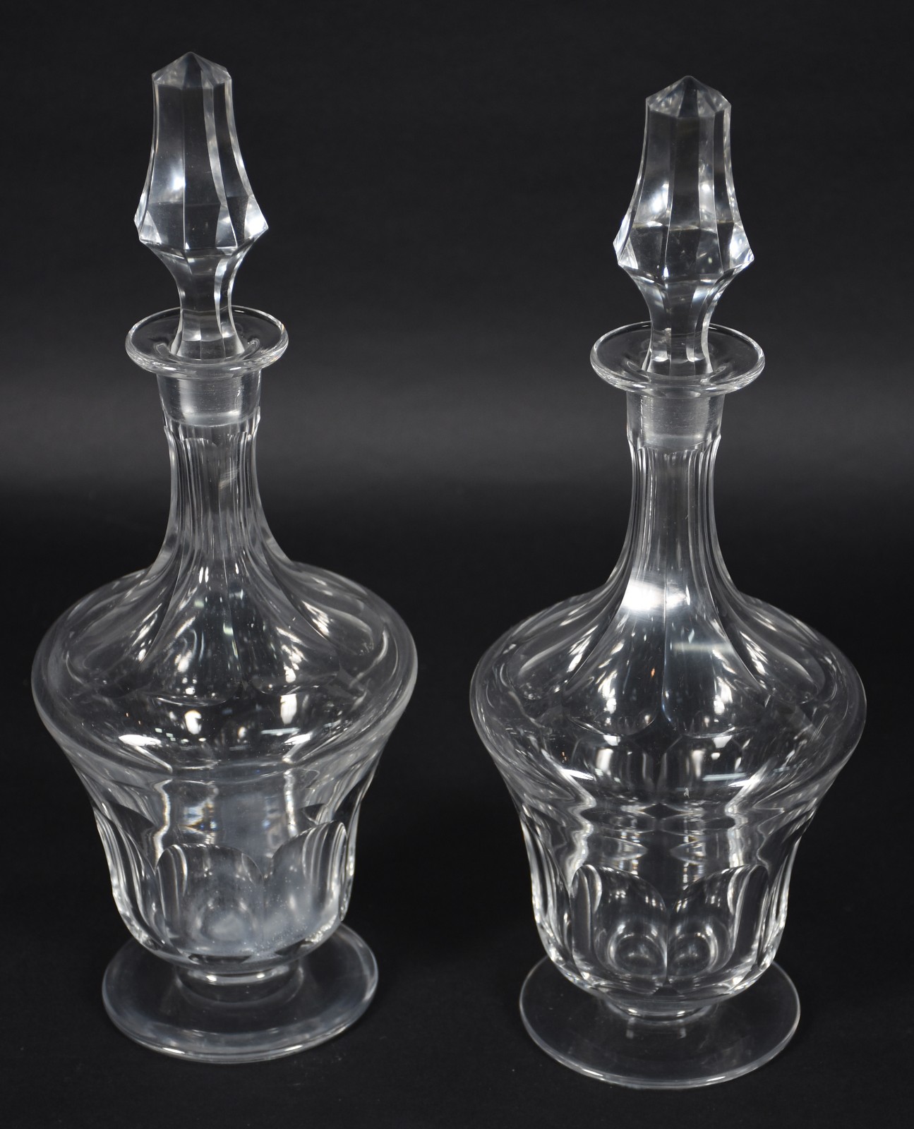 Par de garrafas de cristal tcheco Moser, lapidação "dedão". - foto 2 de 3