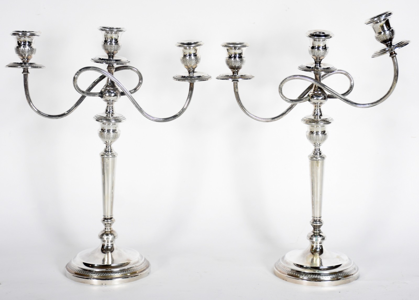 Par de candelabros para 2 velas cada de prata 800 contrastada... - foto 1 de 5