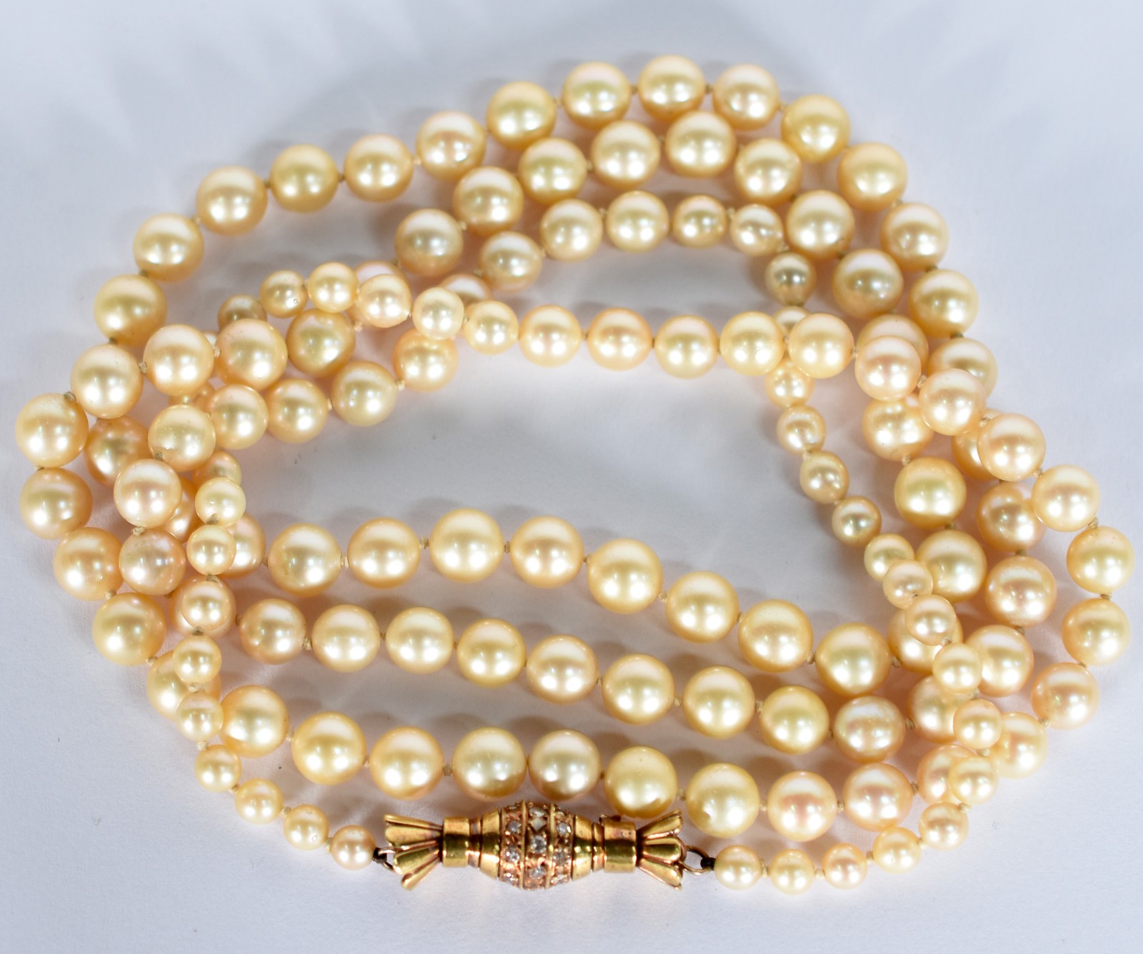 Colar de pérolas com fecho de ouro 18 k com pedras (Por motivo de... - foto 3 de 5