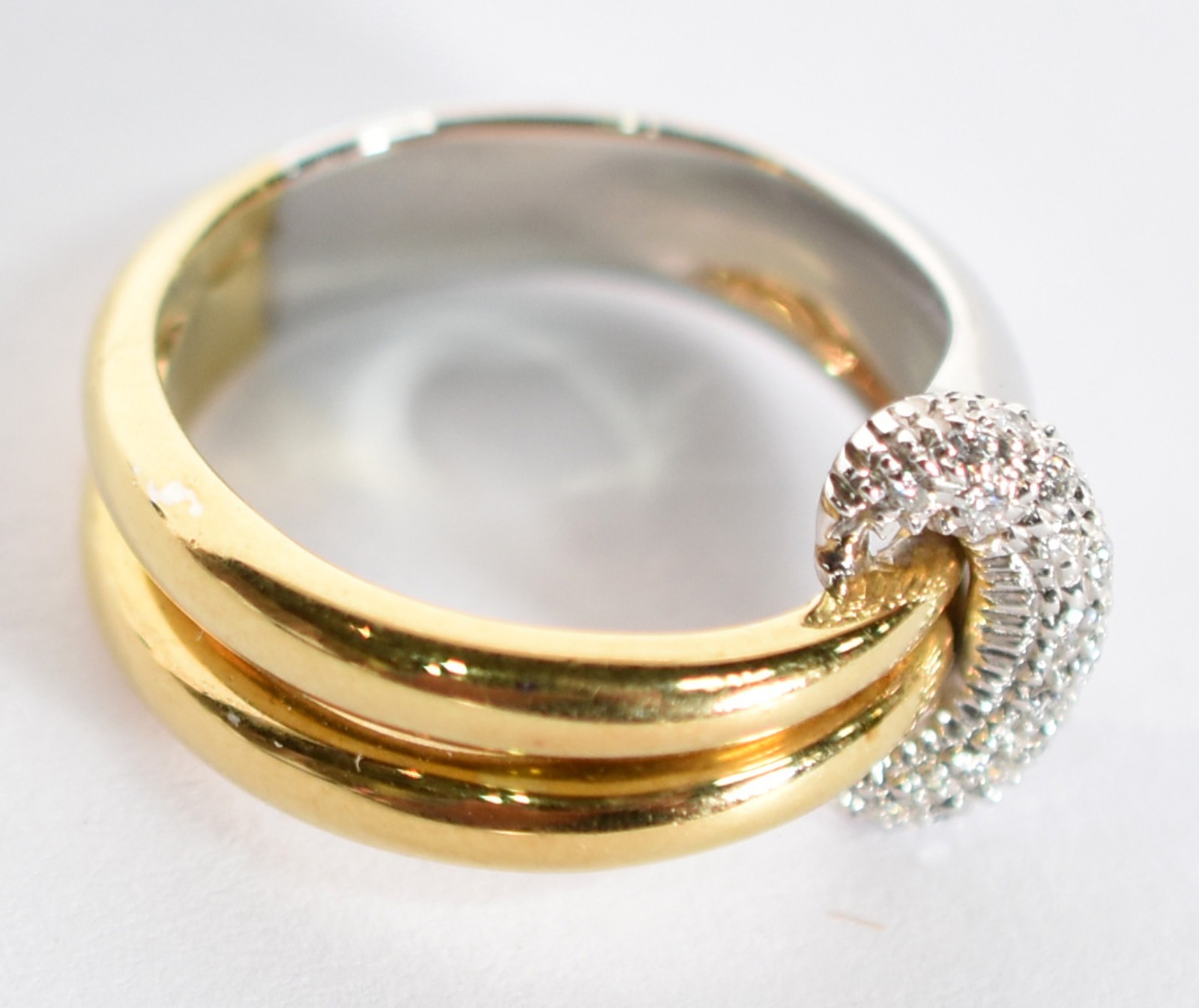 Anel duplo de ouro amarelo 18 k com ouro branco e diamantes... - foto 2 de 5