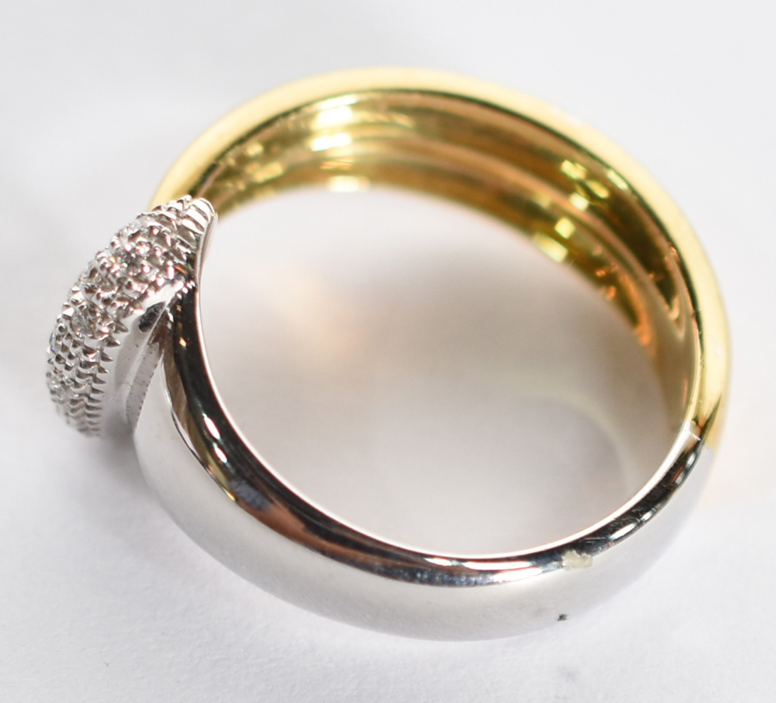 Anel duplo de ouro amarelo 18 k com ouro branco e diamantes... - foto 3 de 5