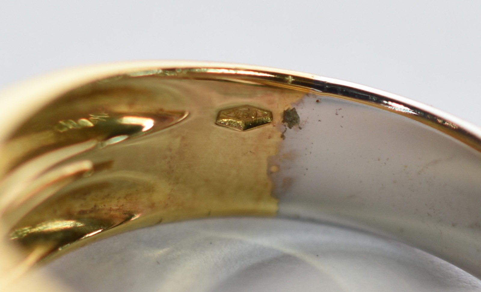 Anel duplo de ouro amarelo 18 k com ouro branco e diamantes... - foto 4 de 5