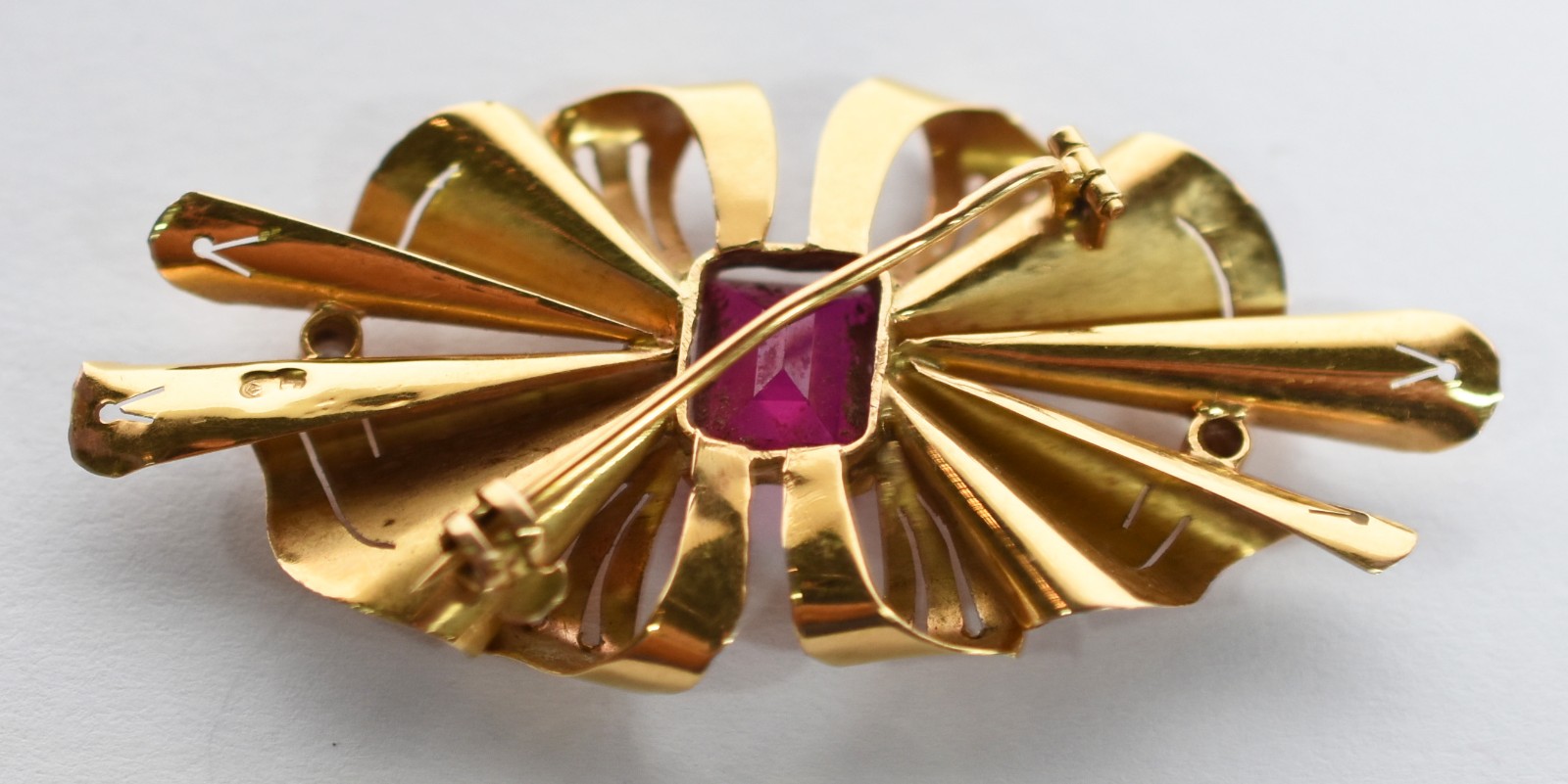 Antigo broche de ouro amarelo 18 k, contraste 800 ml, com 2 diamantes... - foto 1 de 2