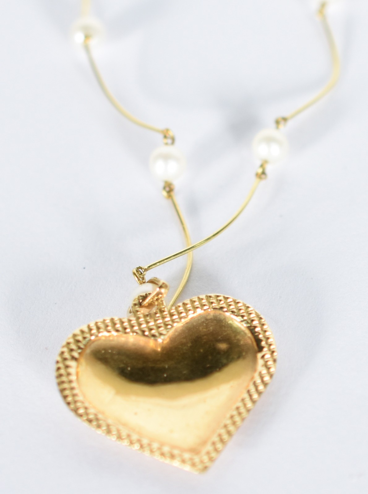 Colar de ouro amarelo 18 k com pérolas intercaladas e pingente no... - foto 3 de 4