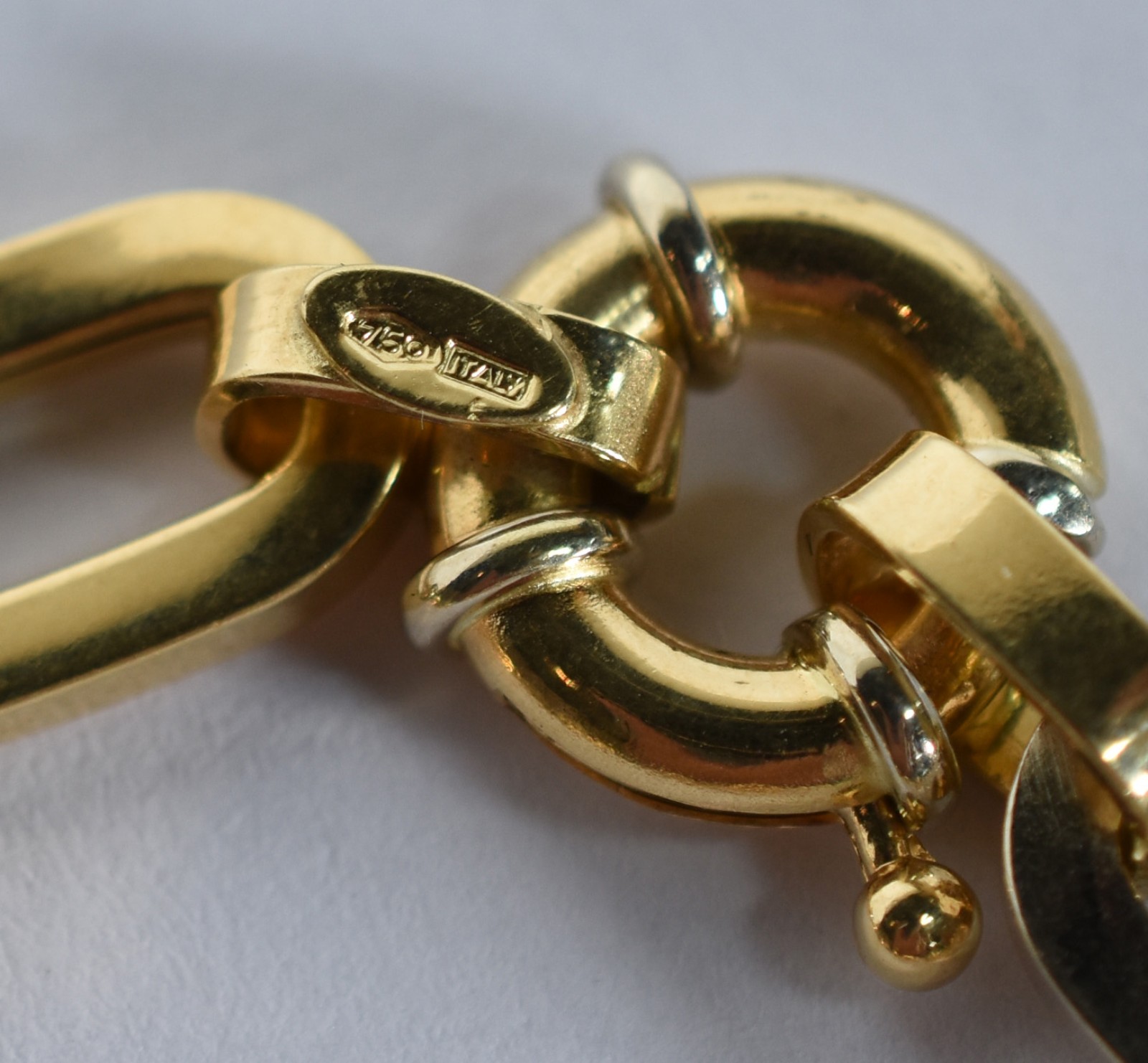 Pulseira com elos de ouro amarelo e ouro branco intercalados... - foto 2 de 2