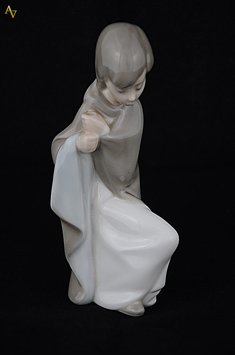 Estatueta de porcelana espanhola LLADRÓ - Altura 16 cm. - foto 1 de 3