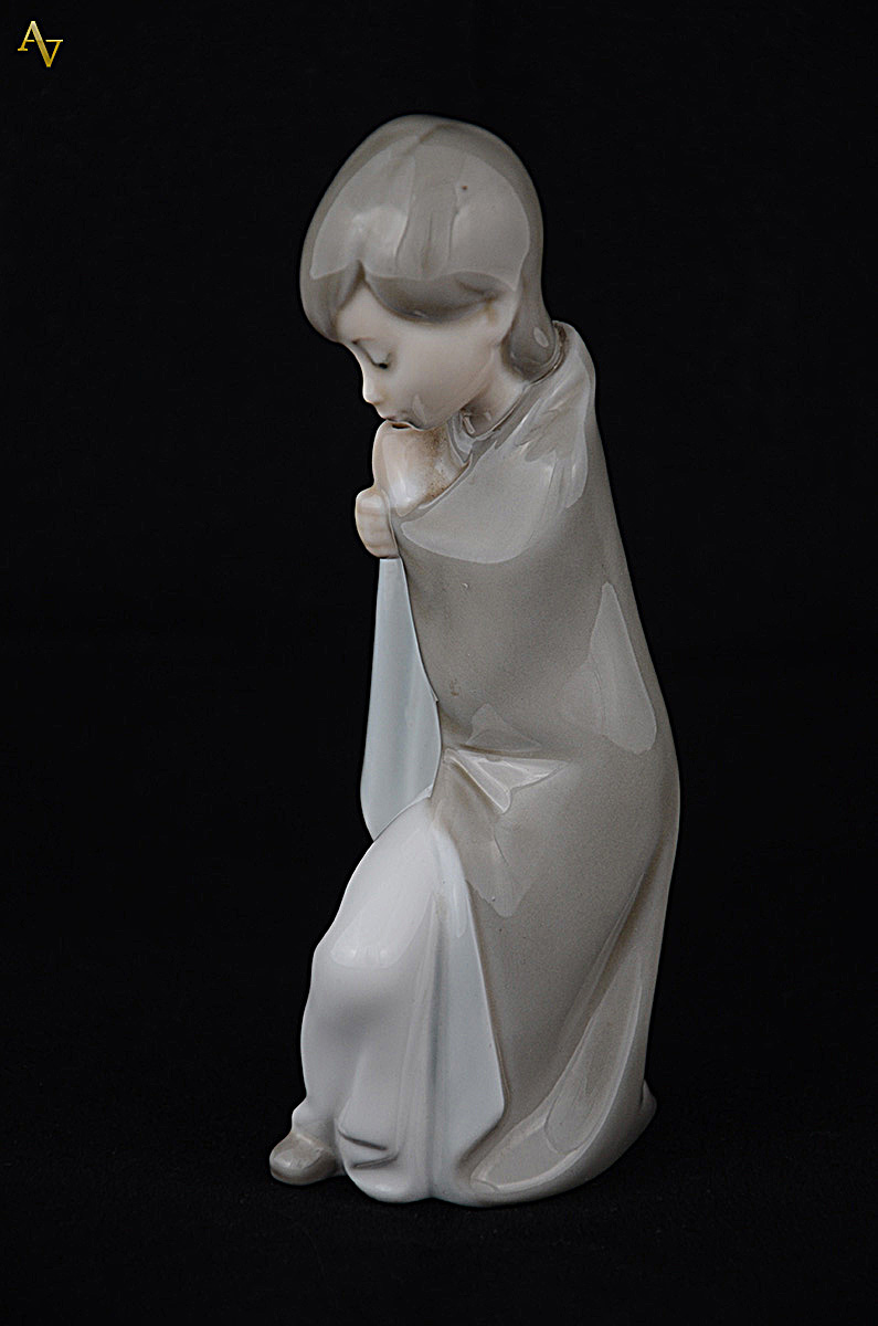Estatueta de porcelana espanhola LLADRÓ - Altura 16 cm. - foto 2 de 3