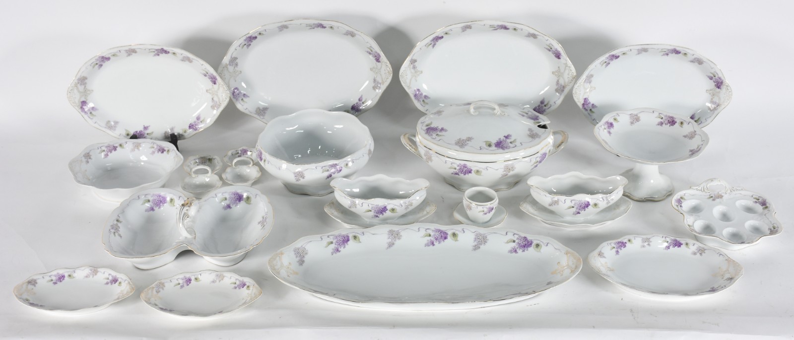 Aparelho de jantar de porcelana da Bavaria, ART NOUVEAU, composto de... - foto 3 de 8