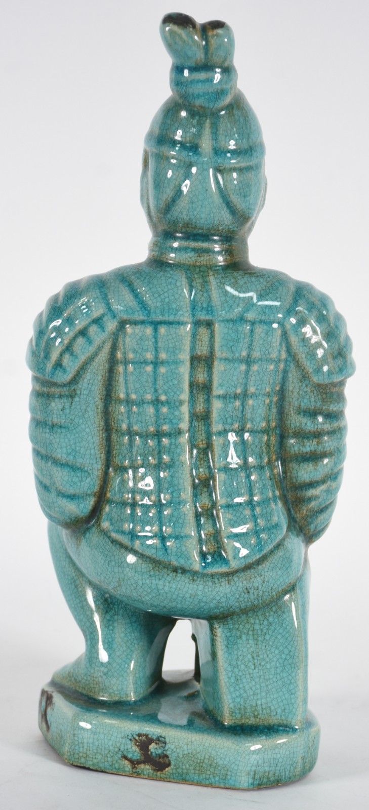 Escultura de porcelana representando guerreiro sentado. - foto 4 de 5