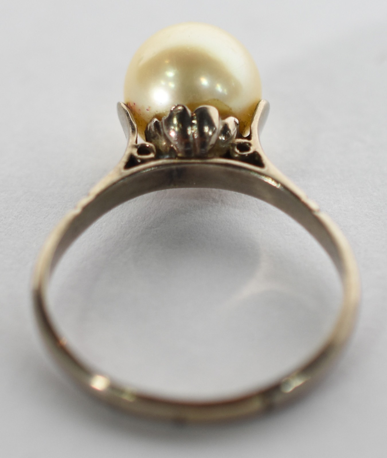 Anel de ouro branco com uma pérola, aro 19. (Por motivos de segurança... - foto 3 de 3