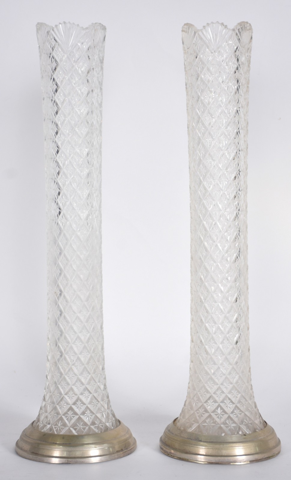 Par de floreiras de cristal com base de prata contrastada. - foto 1 de 4