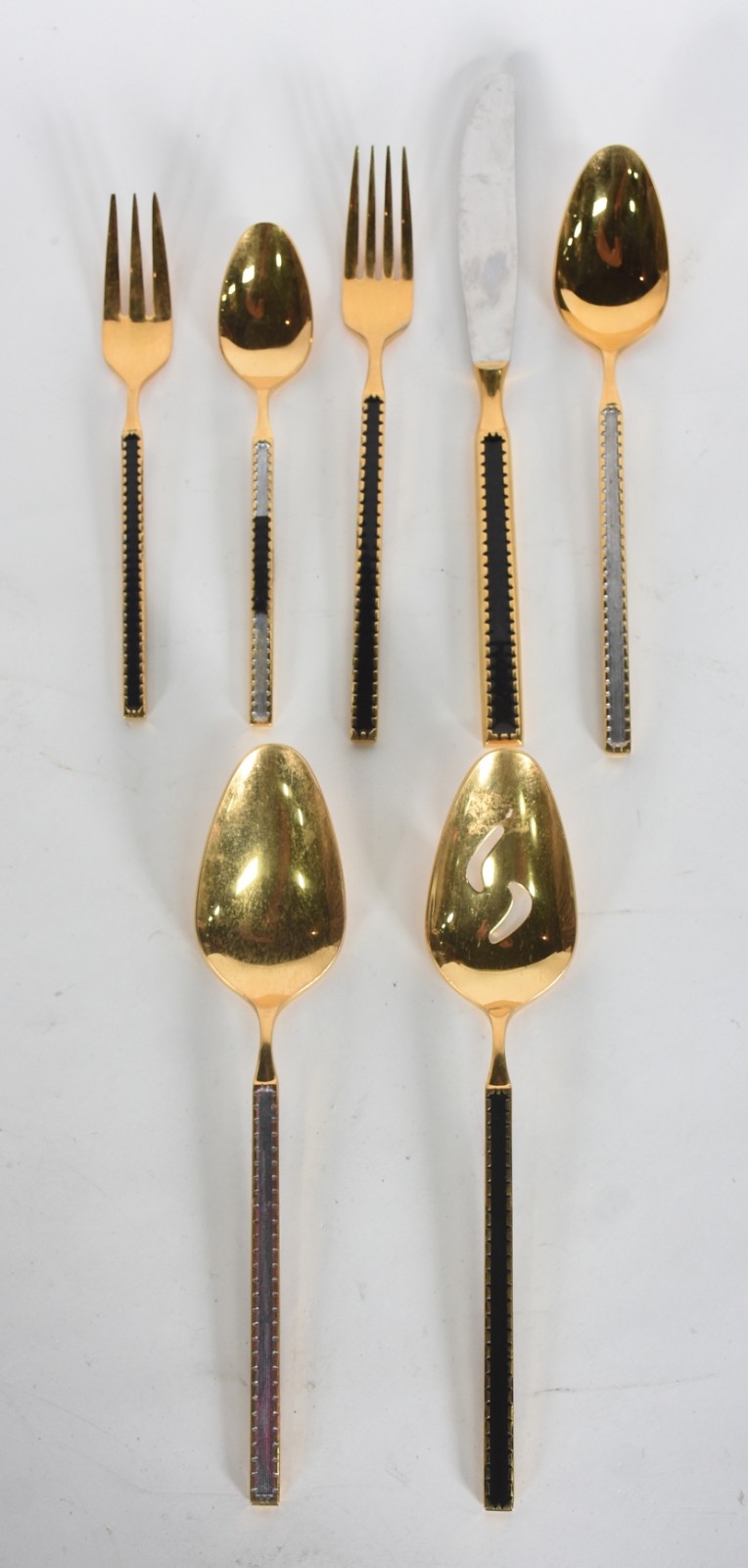 Faqueiro de metal dourado Supreme Vermai composto de 7 colheres, 7... - foto 1 de 5