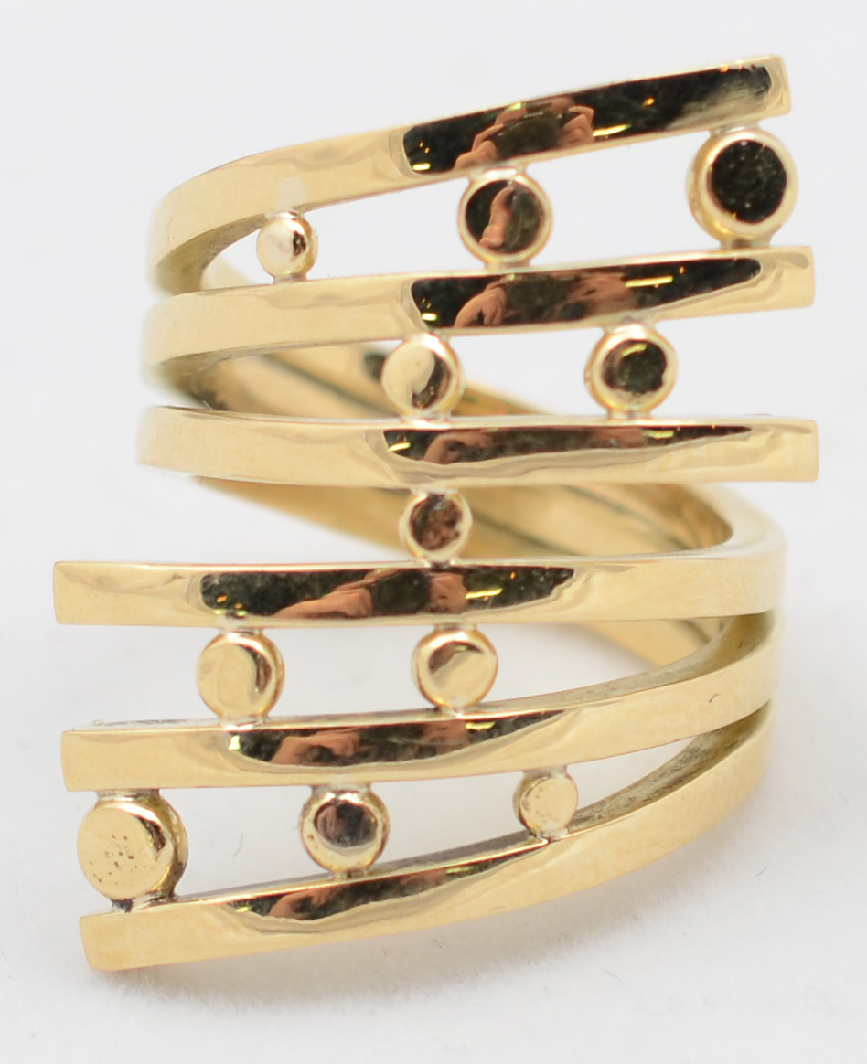 Anel em ouro amarelo 18 k 750. Peso total 15,4 g - Aro 17. - foto 1 de 2