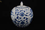 Potiche de porcelana chinesa azul e branca - Al... - Potiche de porcelana chinesa azul e branca - Altura 26 cm