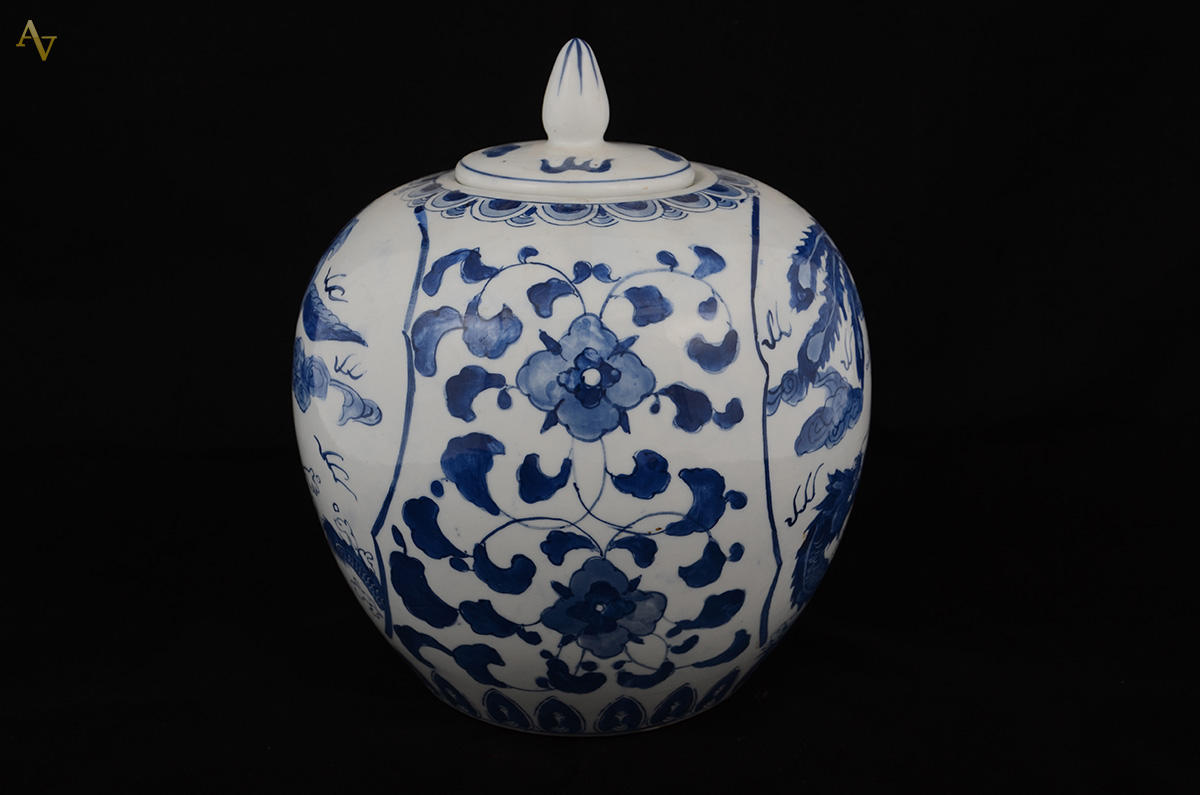 Potiche de porcelana chinesa azul e branca - Altura 26 cm - foto 2 de 2