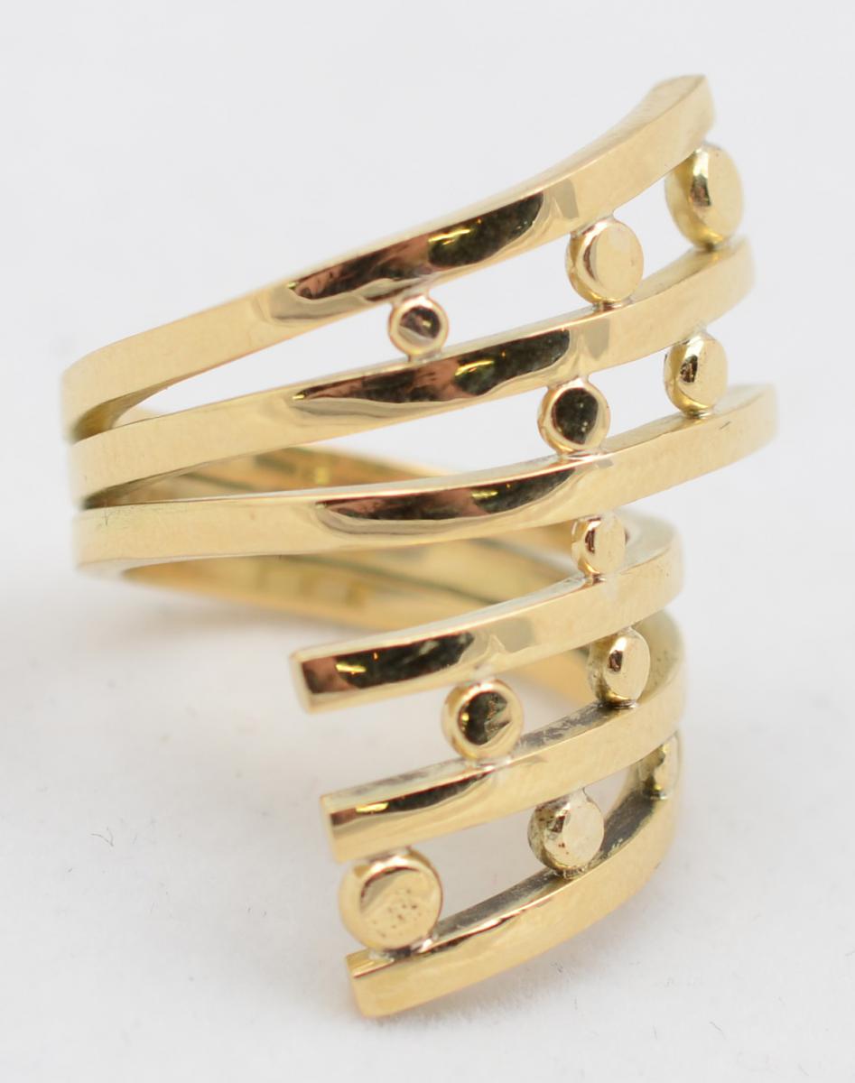 Anel em ouro amarelo 18 k 750. Peso total 15,4 g - Aro 17. - foto 2 de 2