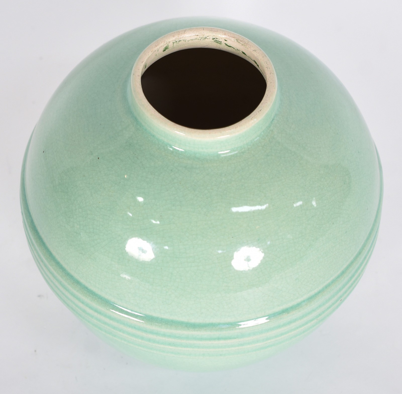 Vaso de cerâmica vitrificada em tons de verde celadon, possivelmente... - foto 2 de 3