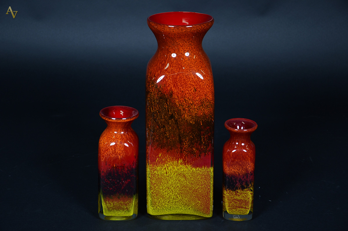 Três vasos de murano colorido - Altura 39 cm, 21 cm e 19 cm
