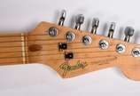 Fender,  - Guitarra Fender fabricada no Japão, no estojo.