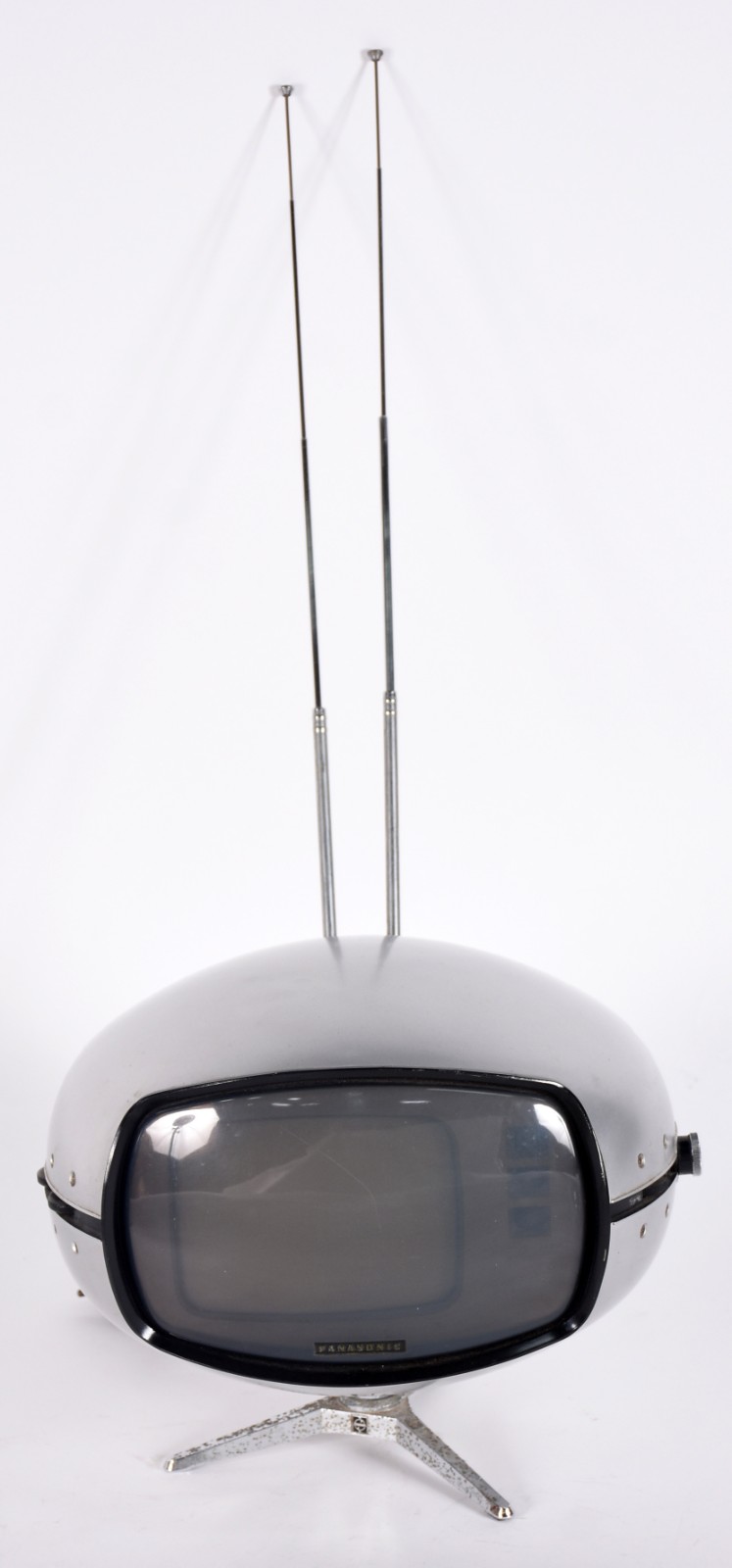 TV PANASONIC modelo TR - 005 'JETSONS' (funcionando). - foto 2 de 7