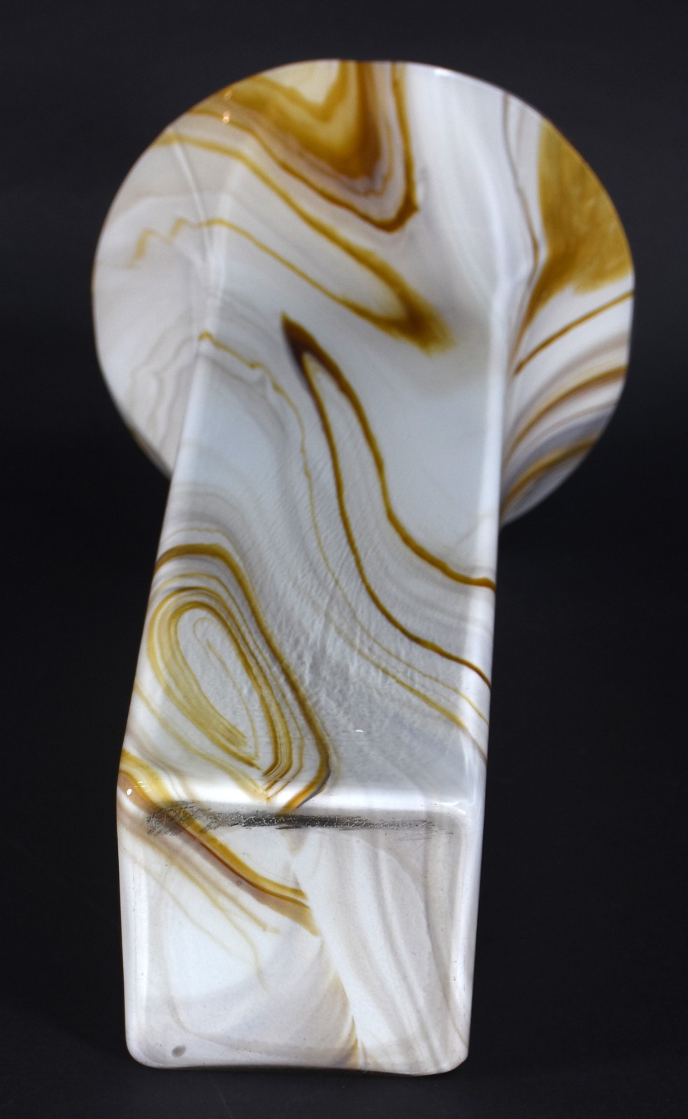 Vaso de murano branco com mesclas coloridas, década de 1960. Assinado... - foto 4 de 5