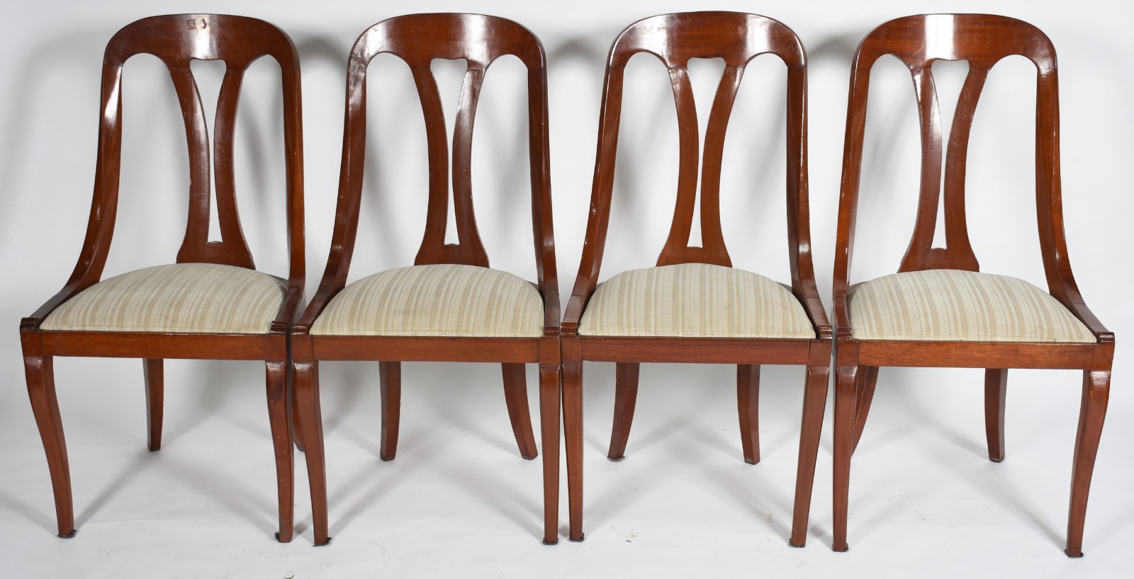 Conjunto de mesa de jogo com 4 cadeiras de madeira nobre, tampo... - foto 4 de 7