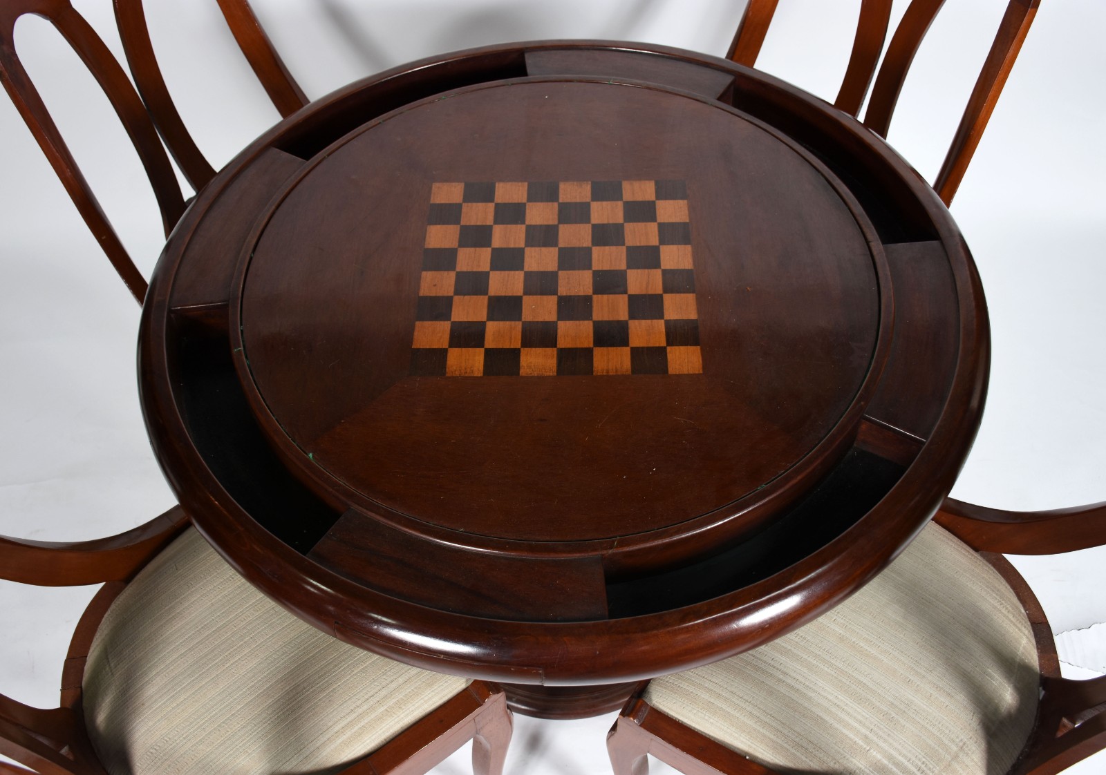 Conjunto de mesa de jogo com 4 cadeiras de madeira nobre, tampo... - foto 2 de 7