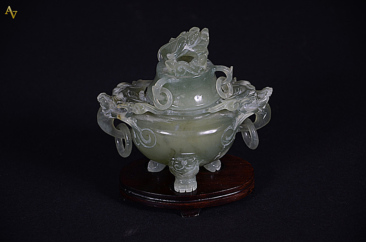 Incensório de jade - 15 x 15cm.