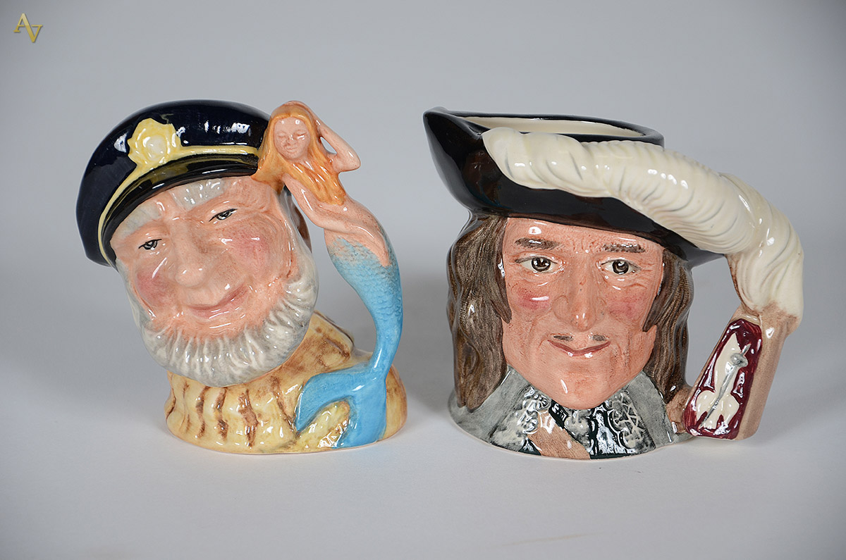 Duas pequenas canecas de faiança inglesa Royal Doulton - Altura 10,5... - foto 1 de 2
