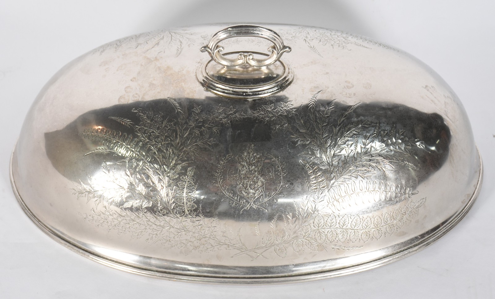Elegante abafador para alimentos em metal prateado com cinzelados na... - foto 2 de 4