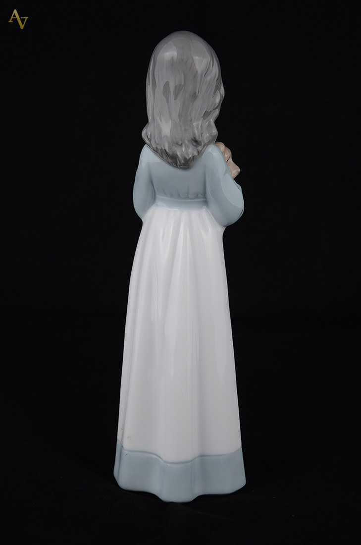 Estatueta de porcelana espanhola NAO, Lladro - Altura 24 cm - foto 2 de 2