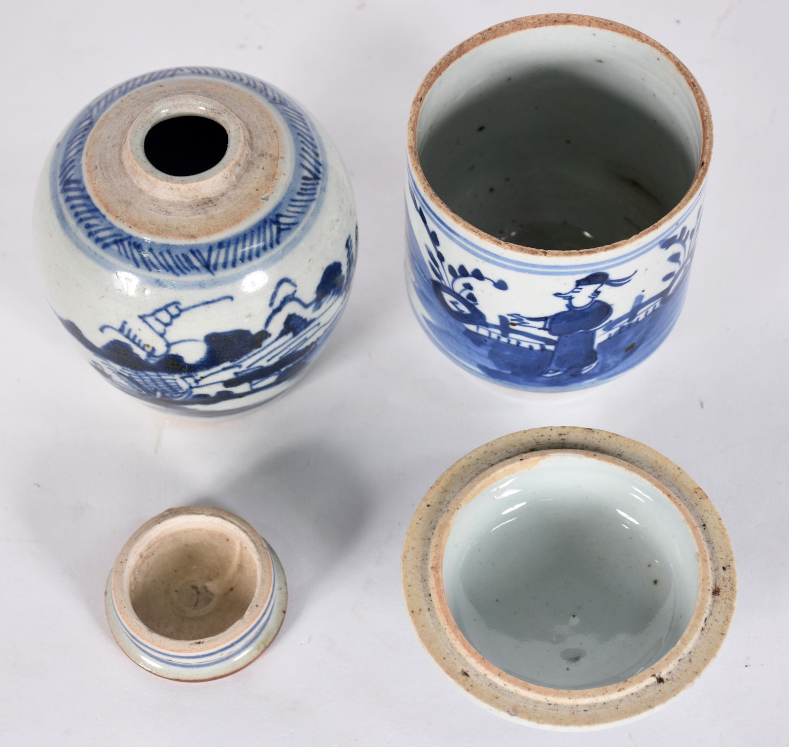 Dois antigos potes orientais de porcelana azul e branca (1 com tampa... - foto 3 de 4