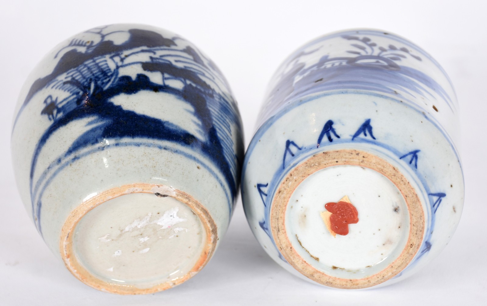 Dois antigos potes orientais de porcelana azul e branca (1 com tampa... - foto 4 de 4