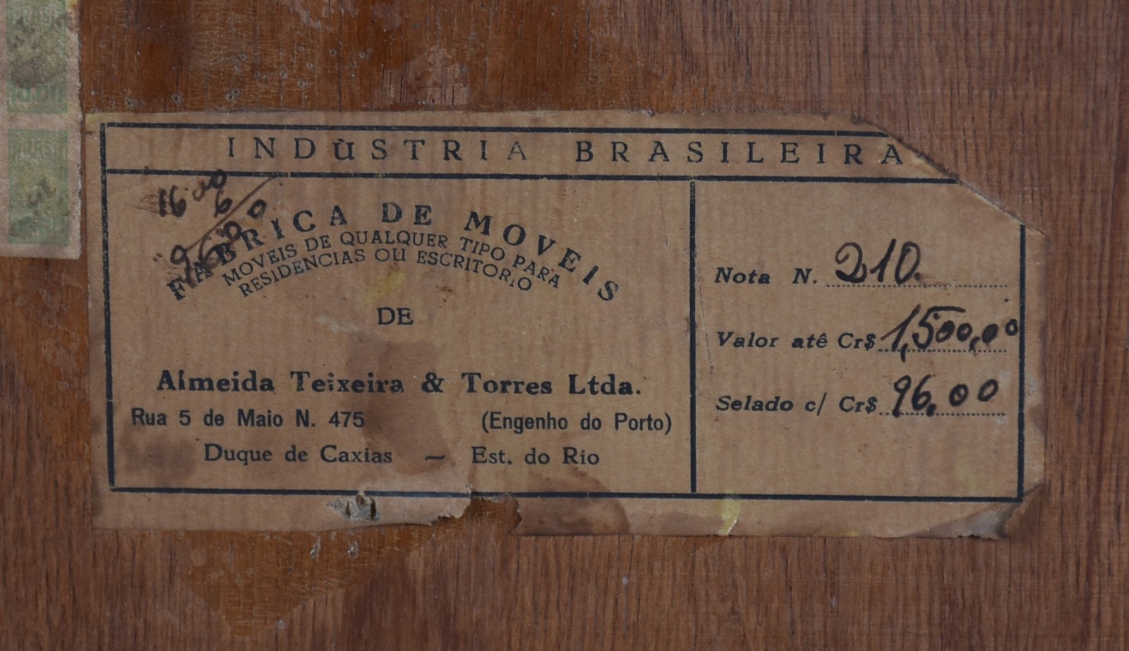 Móvel de madeira nobre com 4 portas de correr, prateleiras internas. - foto 5 de 5