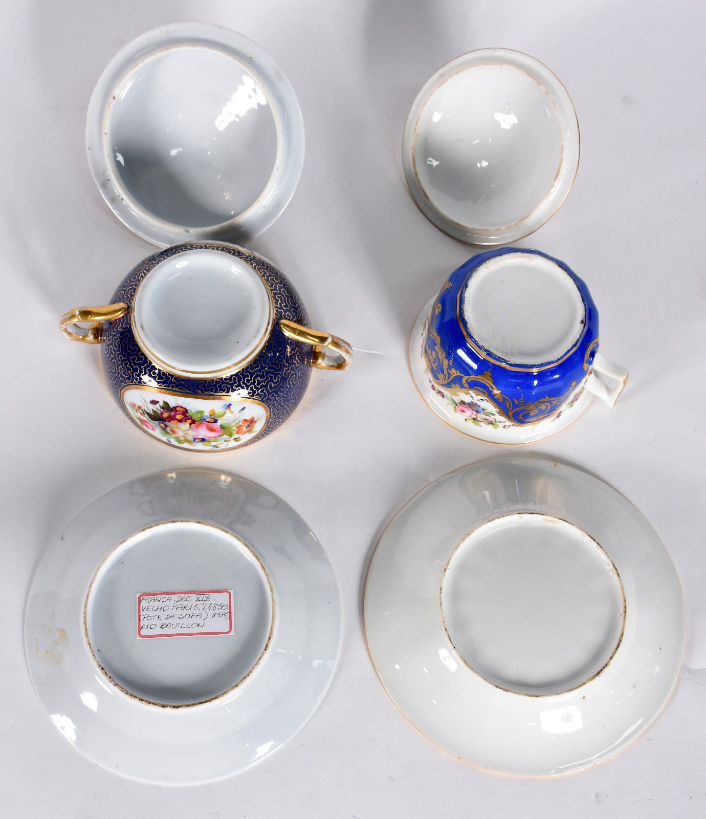 Cinco peças de porcelana sendo cremeira Alemã, pote para sopa com... - foto 7 de 7