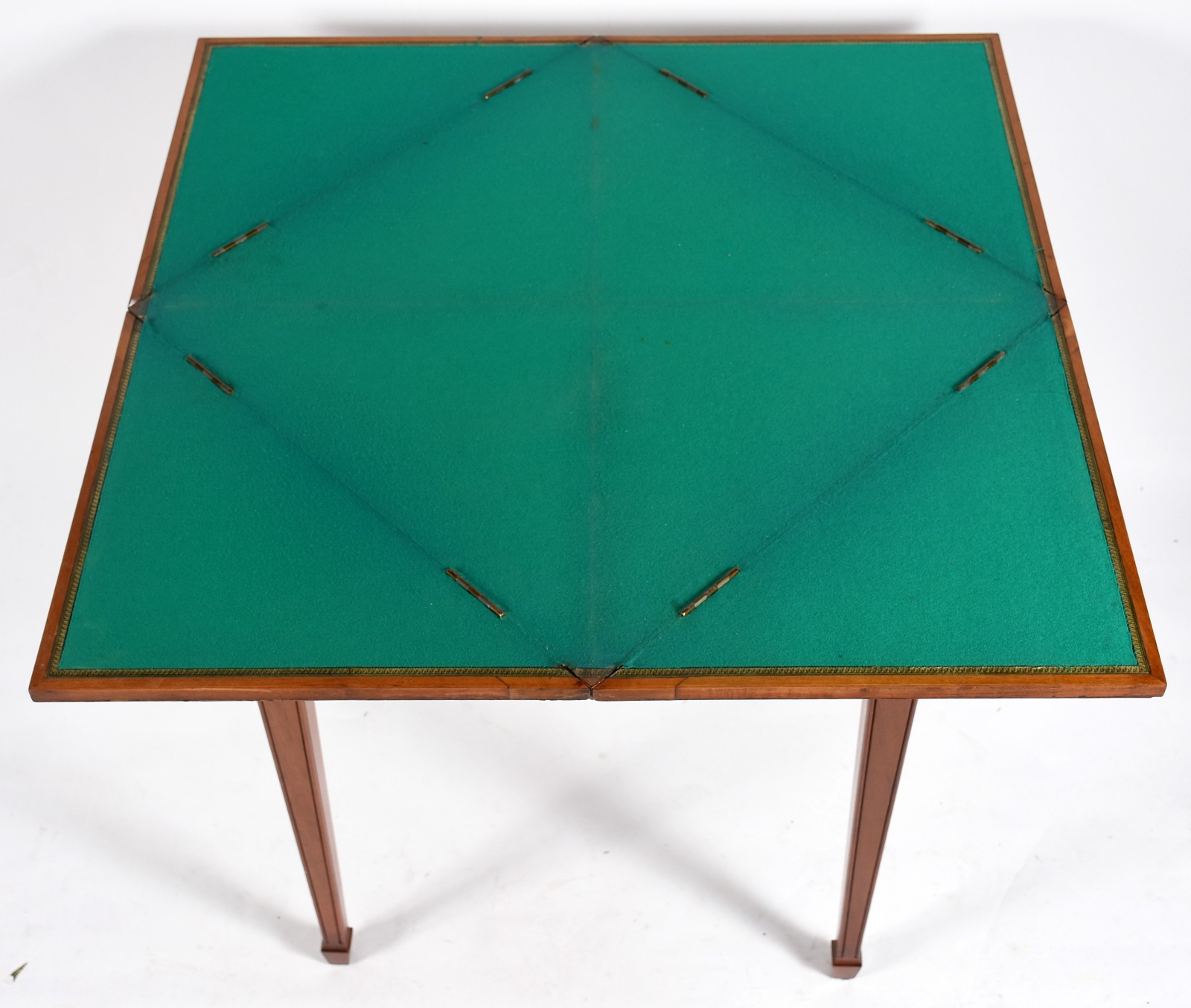 Mesa de madeira nobre feitio quadrada para jogo, tampo com quatro... - foto 4 de 4