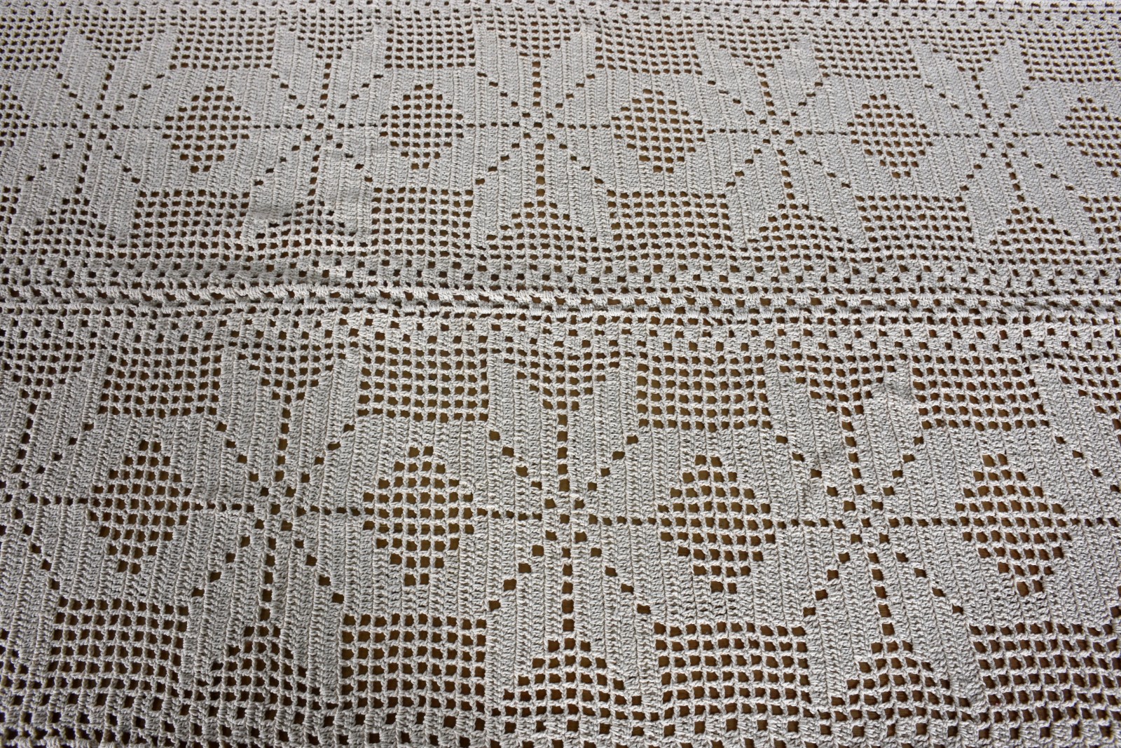 Toalha de mesa de crochê. - foto 2 de 2