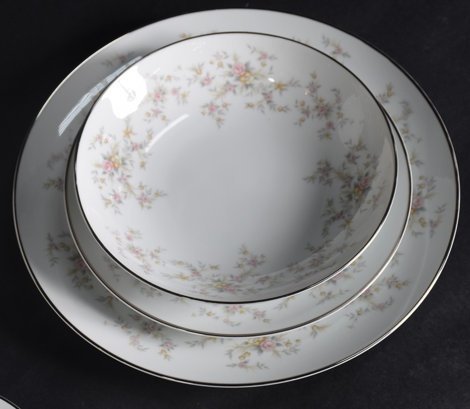 Aparelho de jantar de porcelana japonesa Noritake na cor branco com... - foto 7 de 7
