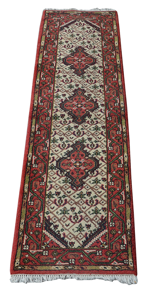 Passadeira oriental. Medidas 2,66 x 0,66 m