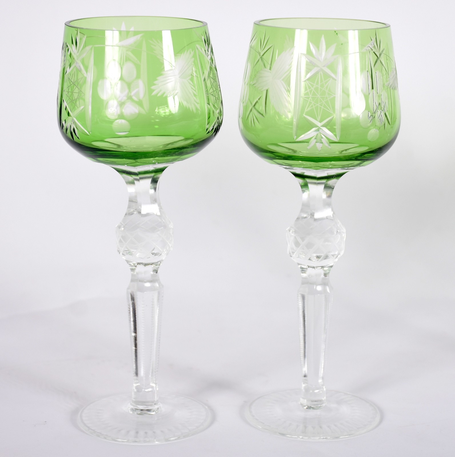 Seis taças para vinho de pé alto de cristal doublé verde com... - foto 3 de 4