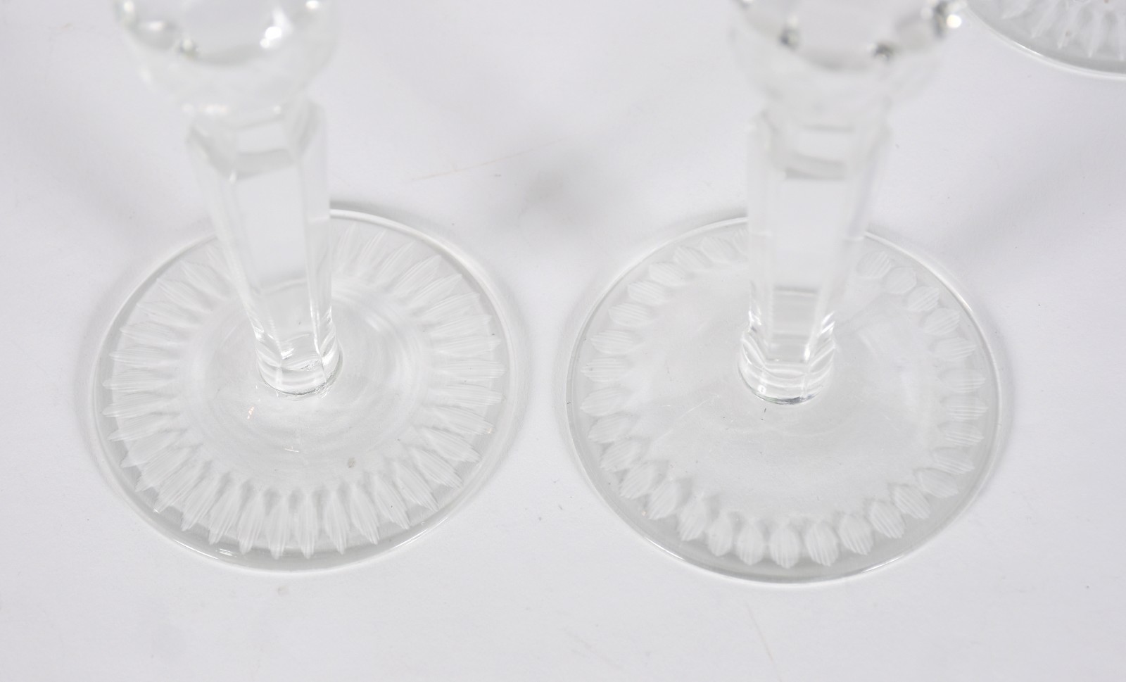 Seis taças para vinho de pé alto de cristal doublé verde com... - foto 4 de 4