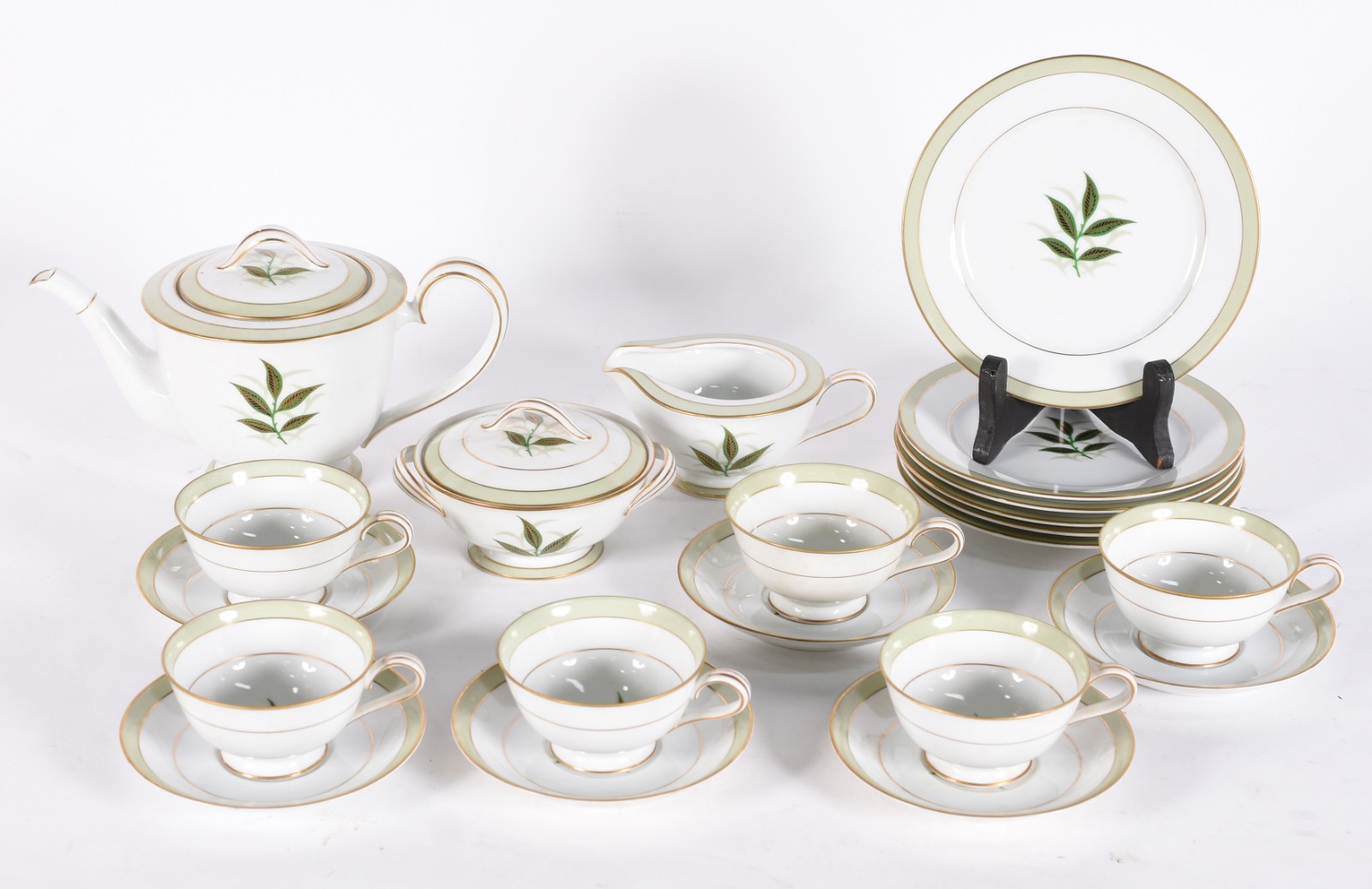 Serviço de chá de porcelana Noritake composto de 6 xícaras com pires... - foto 1 de 5