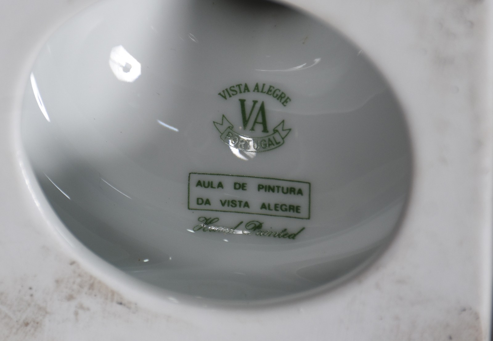 Vaso de porcelana portuguesa Vista Alegre com flores em policromia e... - foto 6 de 6