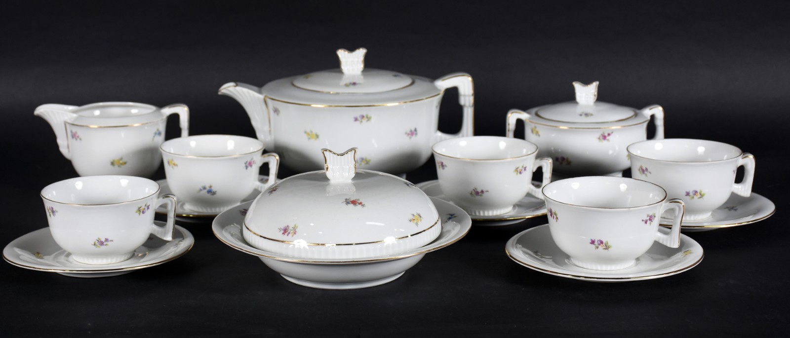 Serviço de chá de porcelana tcheca composto de 5 xícaras com pires... - foto 2 de 4