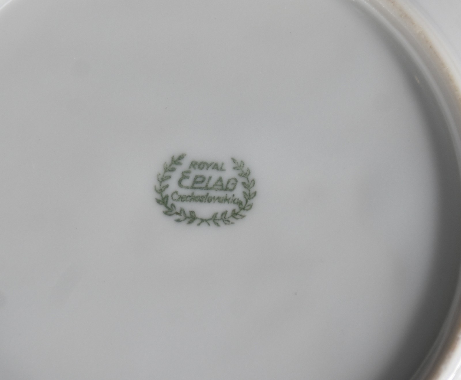 Serviço de chá de porcelana tcheca composto de 5 xícaras com pires... - foto 3 de 4