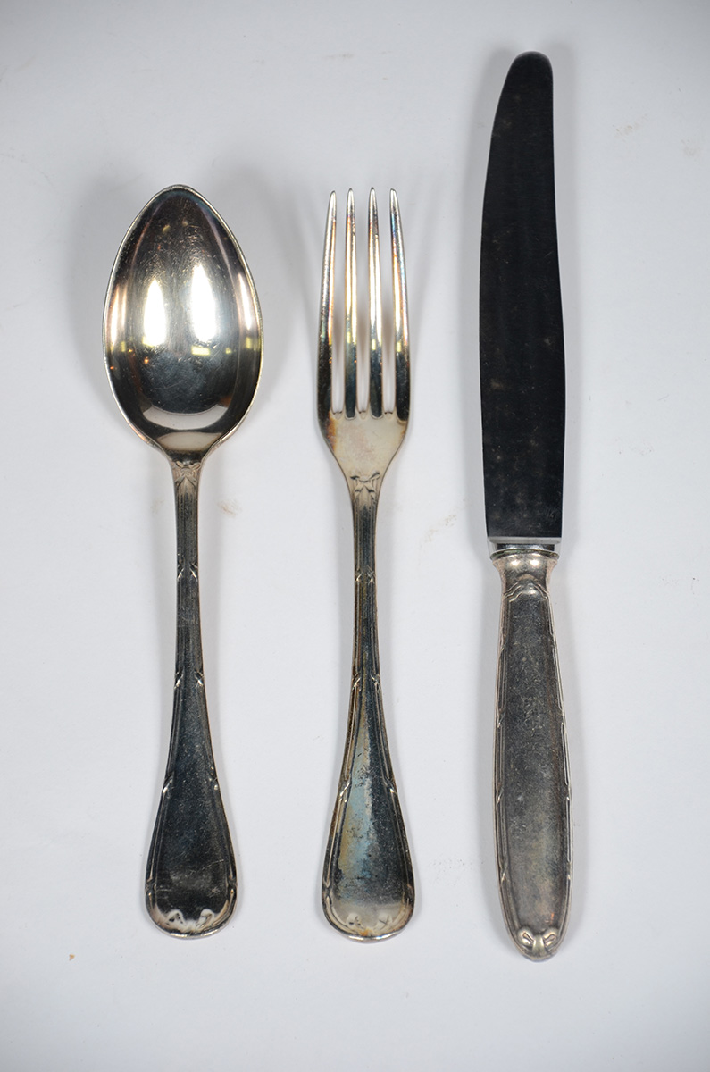Faqueiro de prata 90 VIX , completo para 12 pessoas com 131 peças... - foto 2 de 2