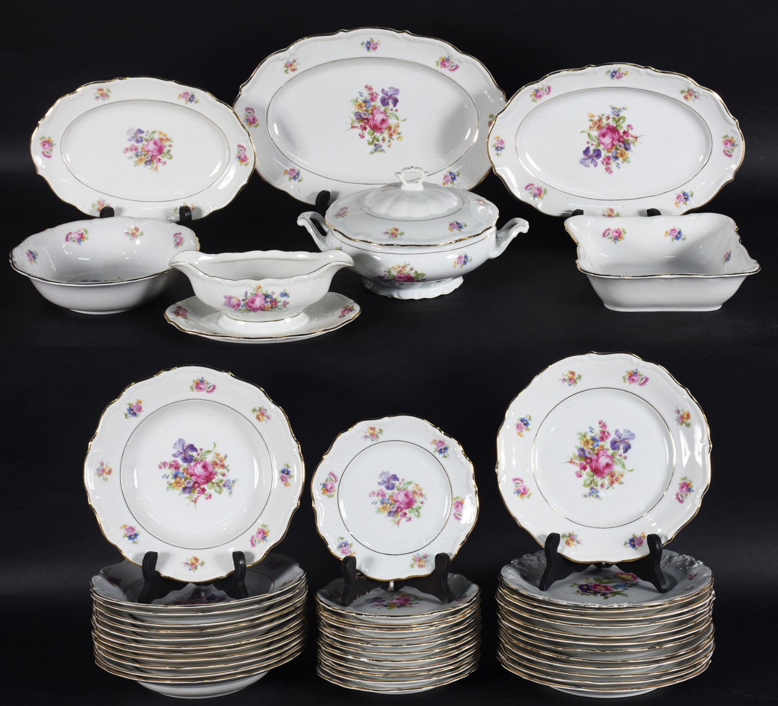 Aparelho de jantar de porcelana polonesa, decoração floral... - foto 1 de 3